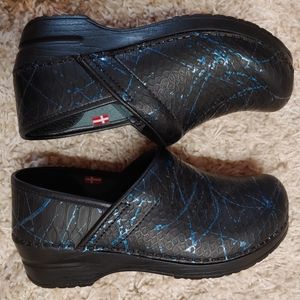 Sanita Clogs size 37